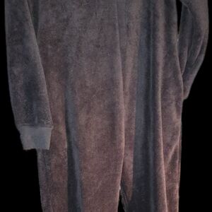 Women's Plush Gray Pajama Set